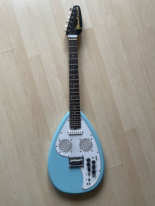 Vox Apache1 Guitar w/Built in drum machine/amp Teardrop Reverb UK