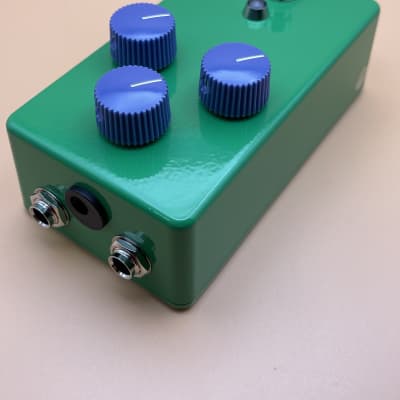 RCO Pedals Mercurial Boost 2022 Green with vintage violet knobs image 2