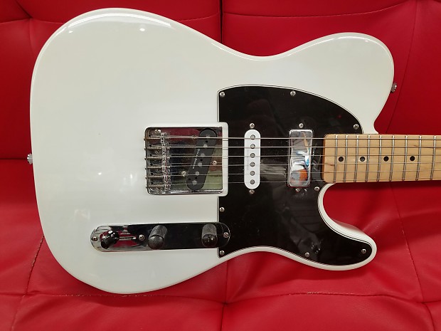 Squier Vintage Modified Telecaster SSH 2007 White with Hard Case