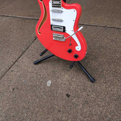 D'Angelico Premier Bedford Semi Hollow with Tremolo 2021 - Fiesta Red image 4