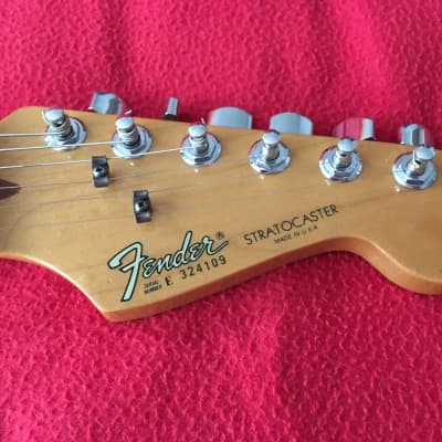 Fender  "Dan Smith" Stratocaster are 1983 3-Color Sunburst w/ Maple Fretboard image 3