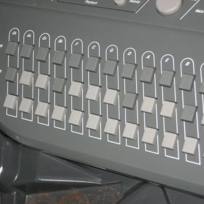 Suzuki Omnichord 200M, Hard Case, Manual, IOB Rare Model Vintage MIDI Keytar image 5