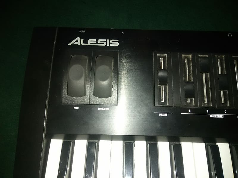 Alesis Qs6.1 | Reverb