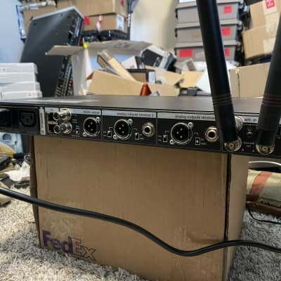 Shure AXT400 Axient Wireless Microphone Receiver 470-698 MHz AXT UR1 UR2 AXT200 image 13
