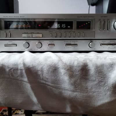 Technics SA222 receiver in very good condition - 1980's image 1