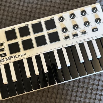 Akai MPK Mini MKII 25-Key MIDI Controller 2014 - Present - White with Black Keys