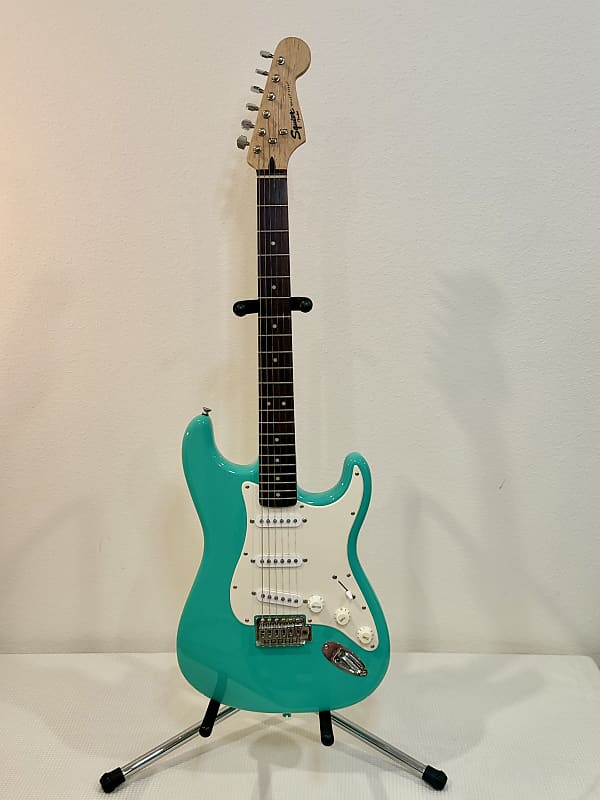 Fender Squier Bullet Strat | Reverb