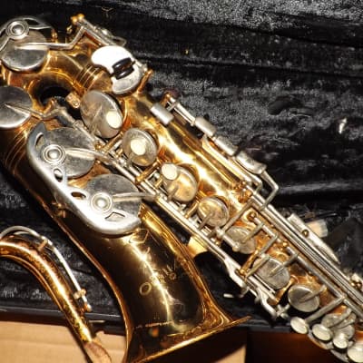 Leblanc Vito Alto Saxophone complete with case and accessories image 11