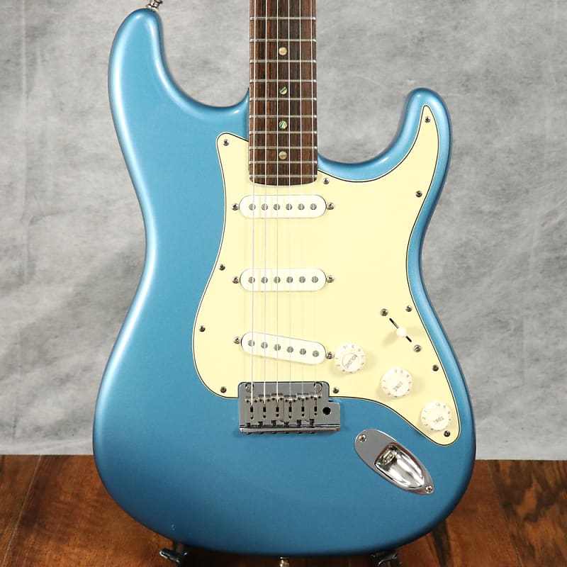 Fender USA American Deluxe Stratocaster Lake Pracid Blue [SN