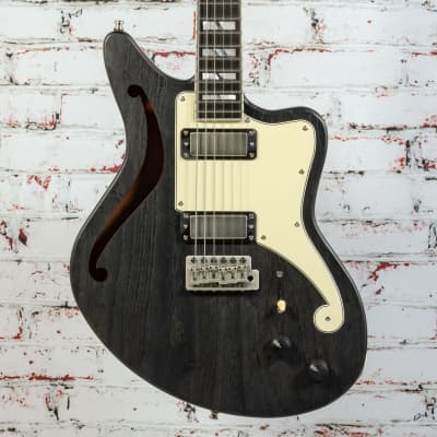 D'Angelico Deluxe Bedford SH LE Electric Guitar Satin Black