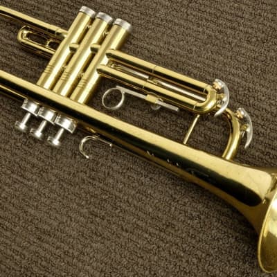 Conn Director Bb Trumpet Brass Lacquer image 2