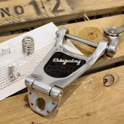 Bigsby B3 Vibrato Tailpiece with Gretsch Logo | Reverb