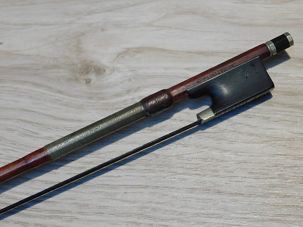 fine old original H.R. Pfretzschner 4/4 violin quality bow