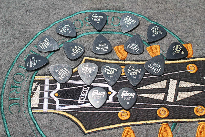 (19) Gibson Guitar Picks 90s Vintage - Black | Reverb