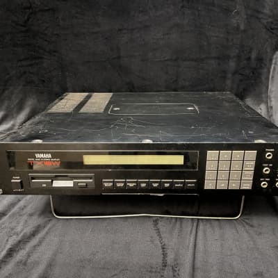 Yamaha TX16W Digital Wave Filtering Sampler 1980s - Black