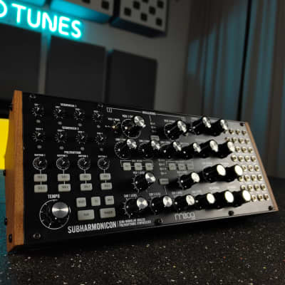 Moog Subharmonicon image 2