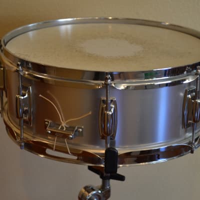 Vintage Ludwig S-102 Standard 5x14" Matte Aluminum Snare Drum w/ Vintage Case image 5