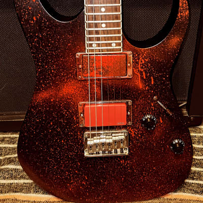 大人も着やすいシンプルファッション Ibanez RG（EMG搭載） エレキ