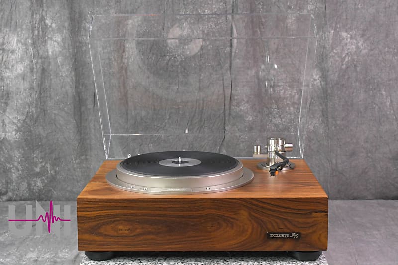 PIONEER EXCLUSIVE P10 Direct-Drive Turntable in Very Good Condition  			