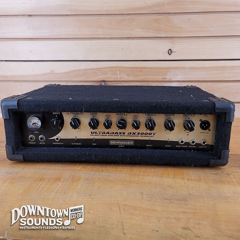 BEHRINGER　ウルトラベースBX3000T Behringer BX3000T Ultrabass Bass Amplifier Head (300 Watts)