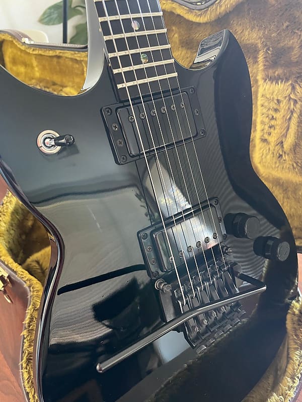 Yamaha SG 1300TS Black on Black | Reverb