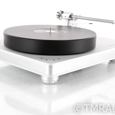 Clearaudio Performance DC Turntable; Silver; Satisfy Carbon Tonearm (Open Box; No Cart.) image 2