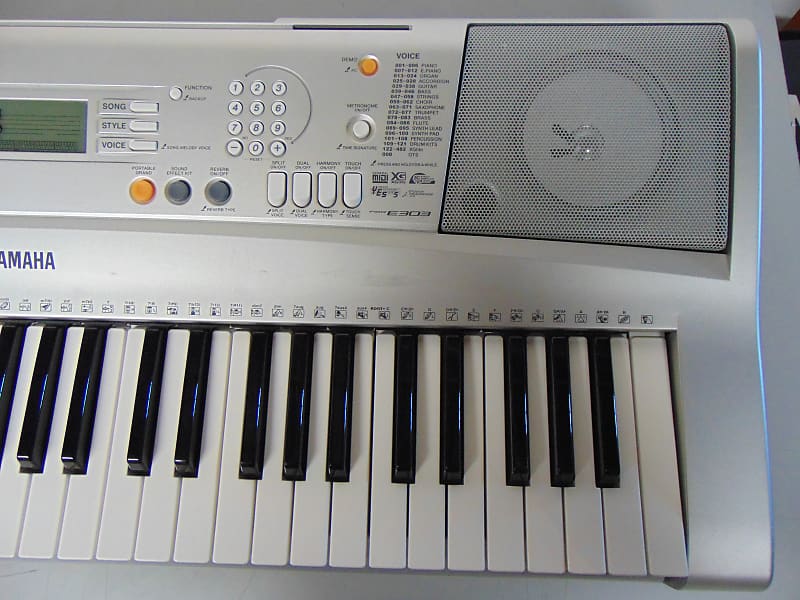 Yamaha PSR-E303 Keyboard | Reverb