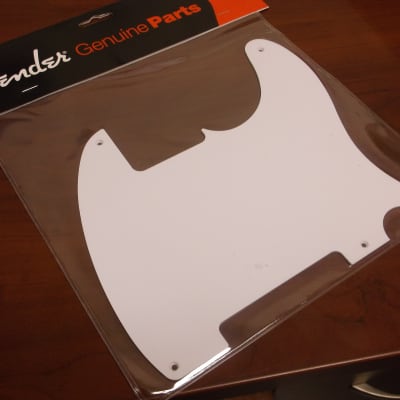 Fender Pickguard For '50's Esquire - WHITE, 006-8214-049