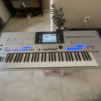 Yamaha Tyros4 61-Key Arranger Workstation Keyboard 2010s - Silver