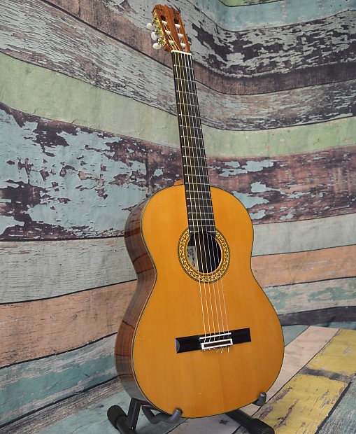 Dauphin classical guitar sale