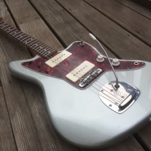 Silver jazzmaster hot sale