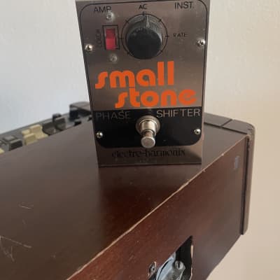 Electro-Harmonix Small Stone Phase Shifter | Reverb