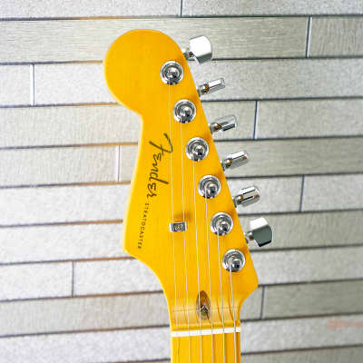 Fender American Ultra Stratocaster Left-Handed with Maple Fretboard - Cobra Blue image 14
