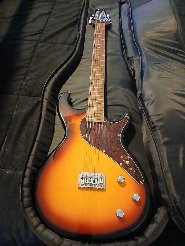 Line6 Variax 500 Modeling Guitar (With Gig Bag) | zZounds