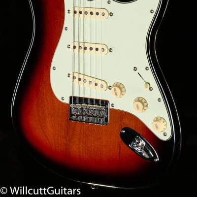 Fender Robert Cray Stratocaster, Rosewood Fingerboard, 3-Color Sunburst (562) image 1