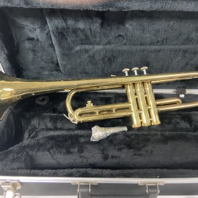 Selmer Bundy Trumpet 1530 New Old Stock with Case | Reverb