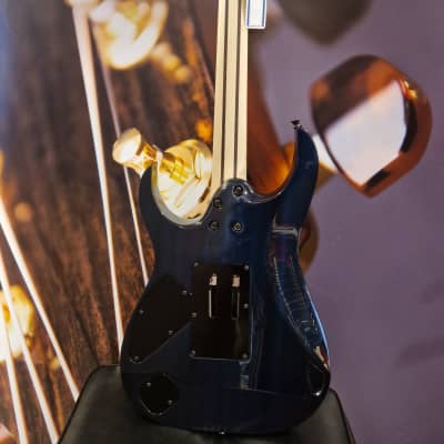Ibanez RG8560-SPB j. custom Series E-Guitar 6 String - Sapphire Blue + Hardcase image 8