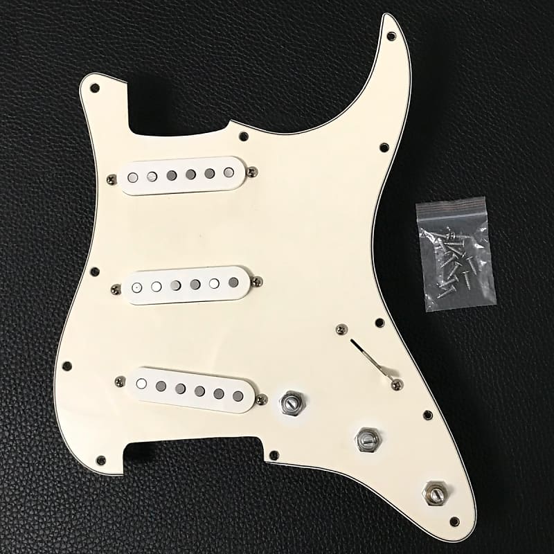 Fender USA Pickguard Loaded 1992 White Reverb