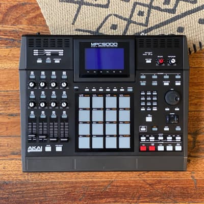 Akai MPC5000 Music Production Drum Machine with Synthesizer