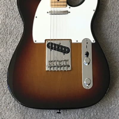 2009 Fender American Standard Telecaster with Maple Fretboard 3-Color Sunburst image 3