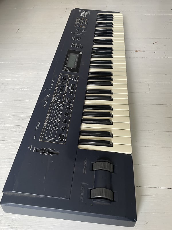 Korg N5EX 61-Key Music Synthesizer