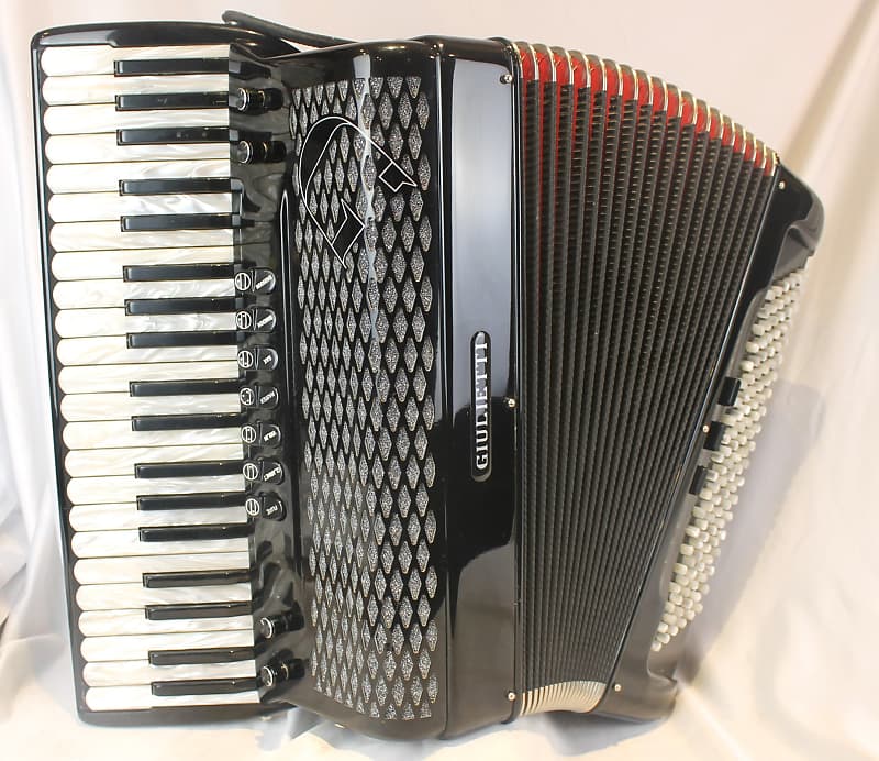 6195 - Black Giulietti MF52 Piano Accordion LMM 41 120 6195 - Black Giulietti MF52 Piano Accordion LMM 41 120