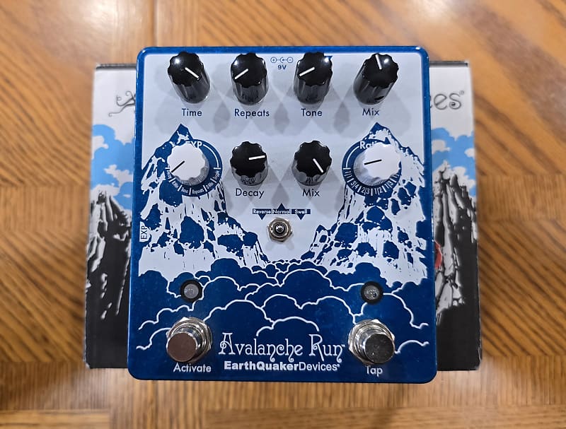 EarthQuaker Devices Avalanche Run Stereo Reverb & Delay with Tap Tempo V2