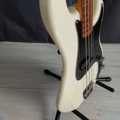 Fender PB-70 Precision Bass Reissue MIJ