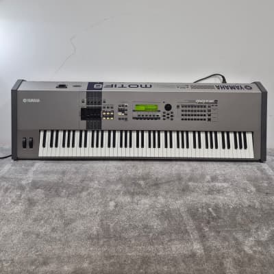 Yamaha Motif 8 Synth Keyboard - 88-Key Synthesizer - Very Good w/ Power Supply