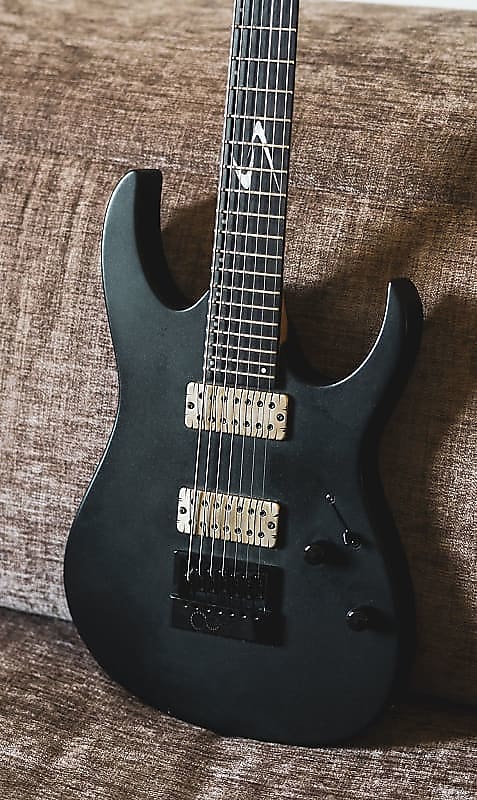 VGS Soulmaster VSM-120/7 with Evertune bridge, Bare Knucke