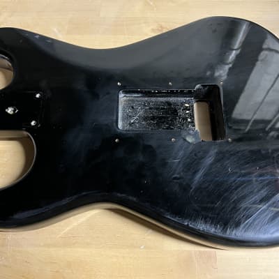 Squier Strat body - Black - relic - with loaded pickguard image 7