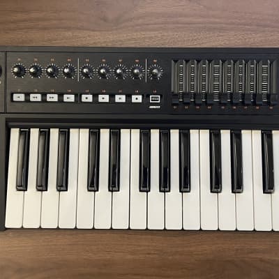Amazon.com: Roland A-300PRO-R 32-key MIDI Keyboard