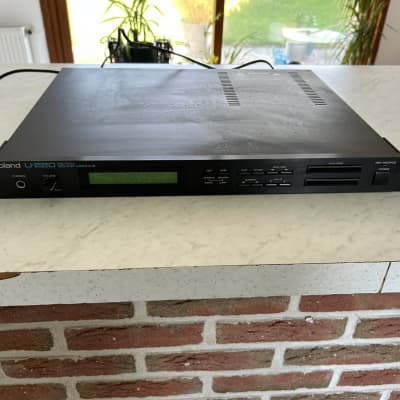 Roland U-220 RS-PCM Sound Module 1989 - 1992 - Black