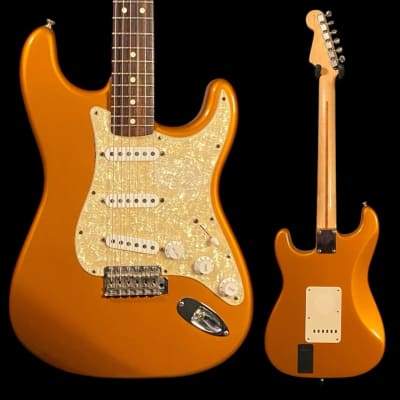 Fender Deluxe Powerhouse Stratocaster Electric Guitar Arctic White Maple  Fretboard | Musician's Friend